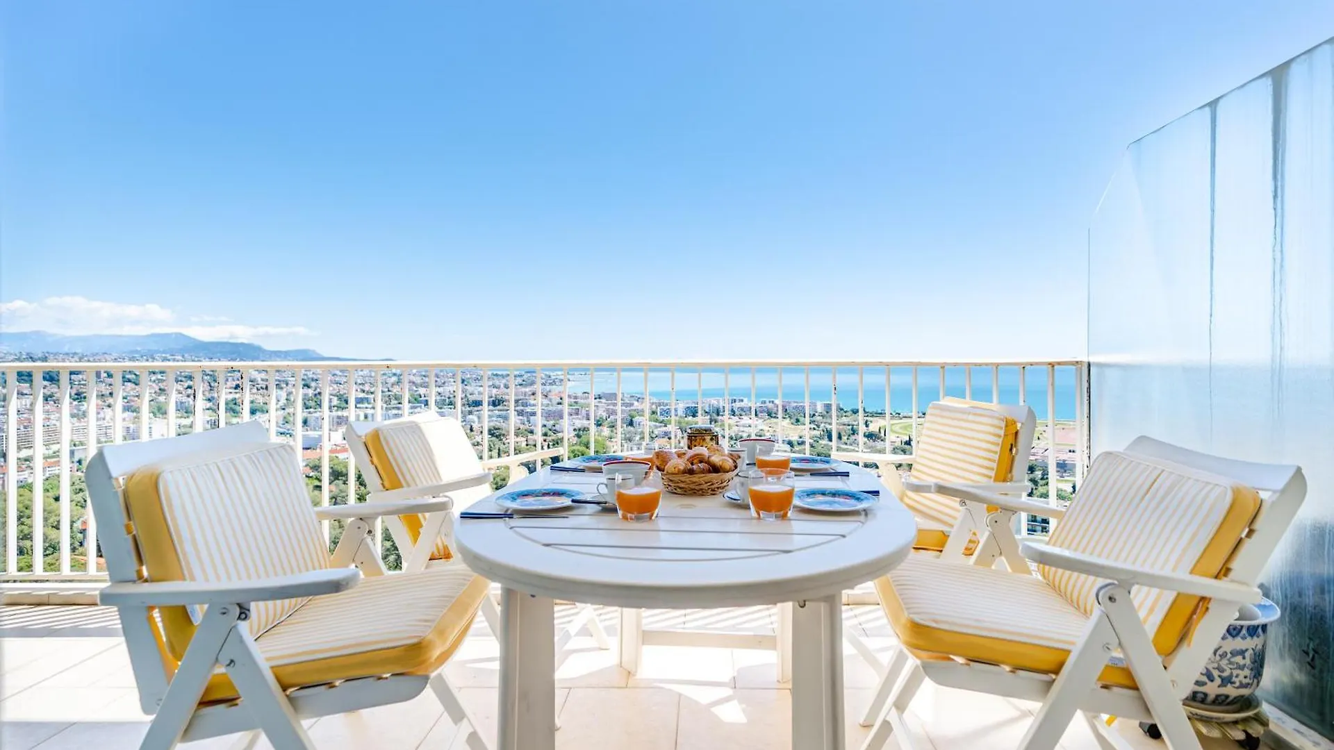 Spacieux Appartement Vue Mer Et Montagne Cagnes-sur-Mer