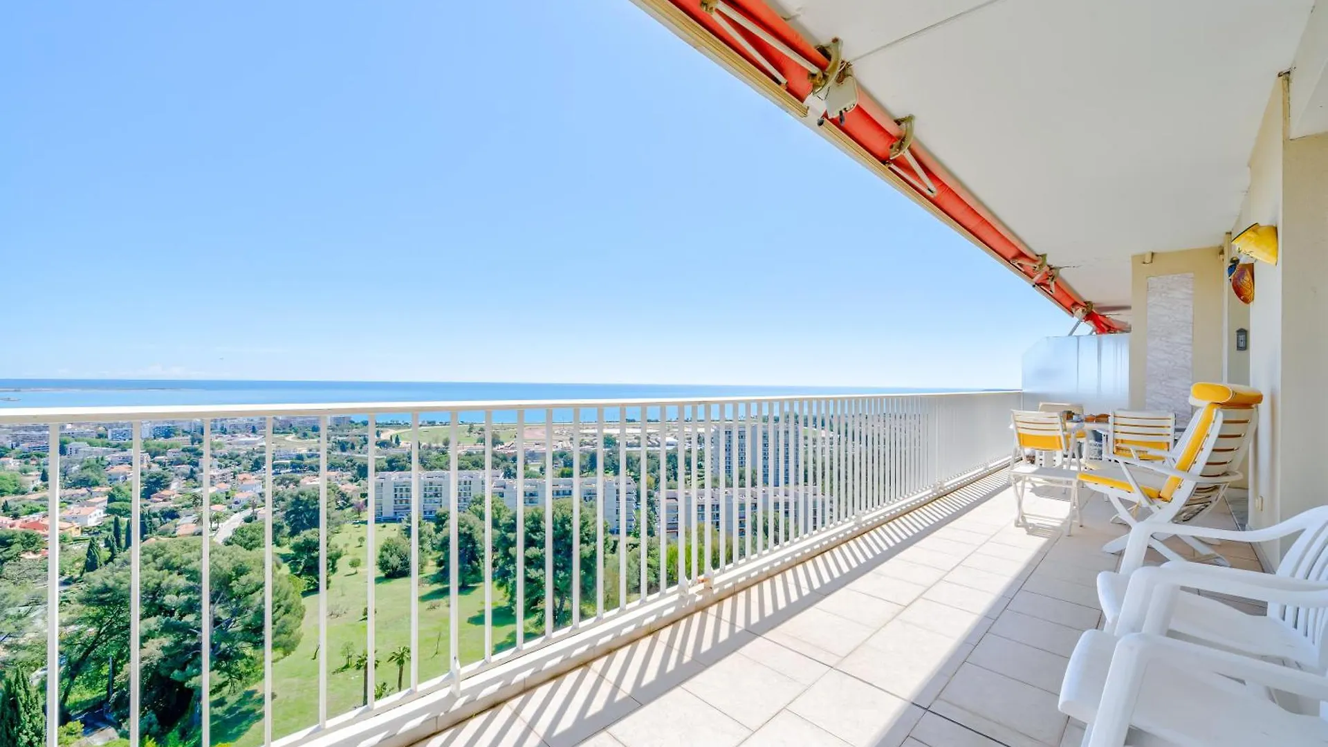 Spacieux Appartement Vue Mer Et Montagne Cagnes-sur-Mer