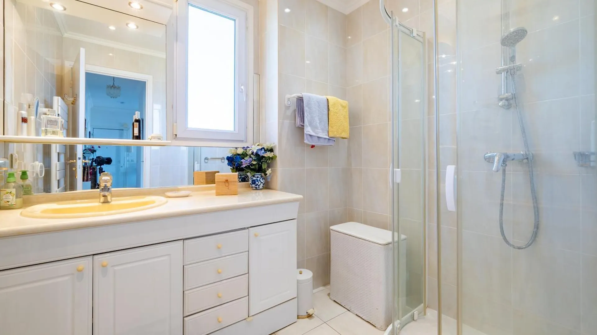 Spacieux Appartement Vue Mer Et Montagne Cagnes-sur-Mer