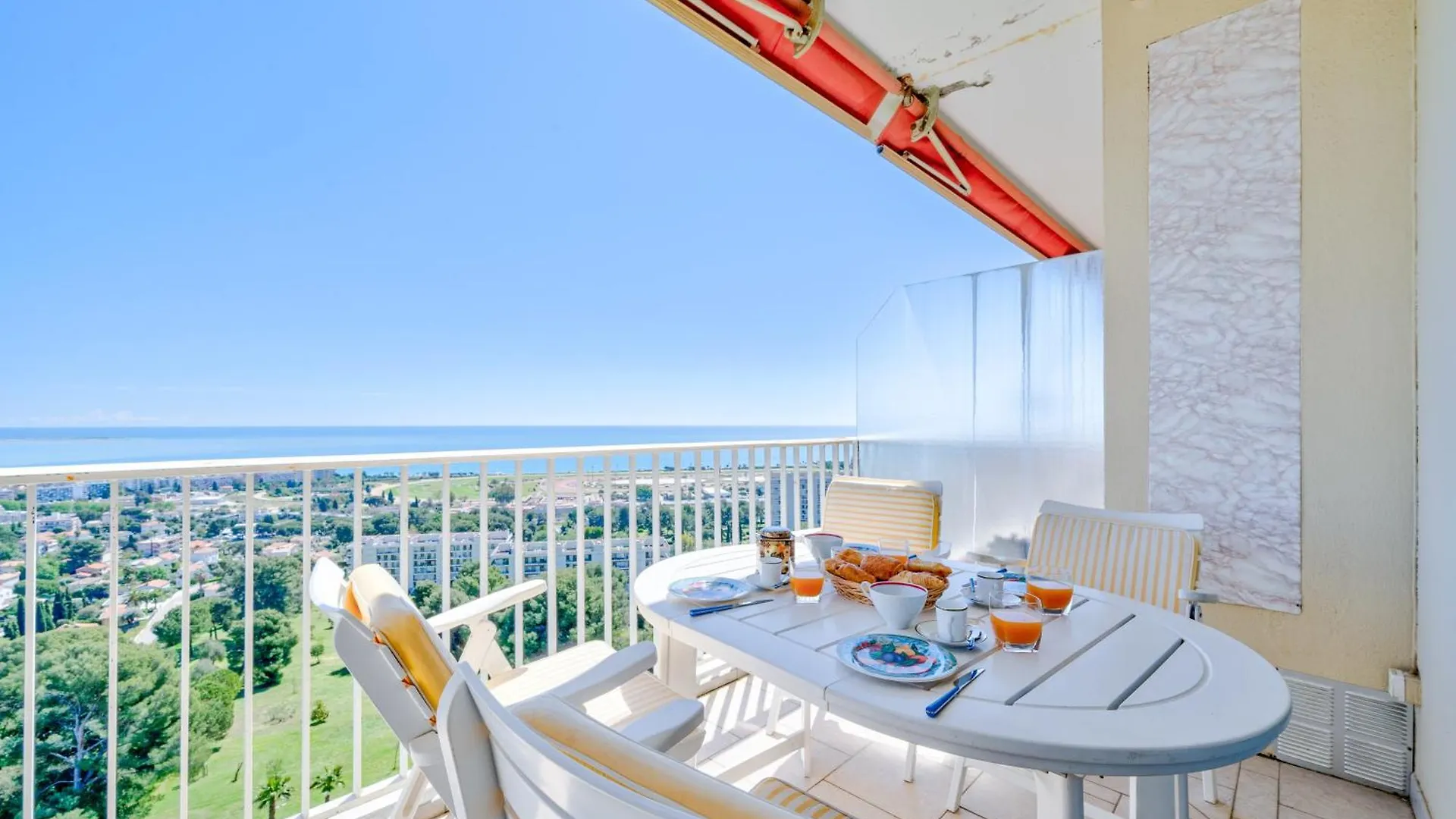 Spacieux Appartement Vue Mer Et Montagne Cagnes-sur-Mer France