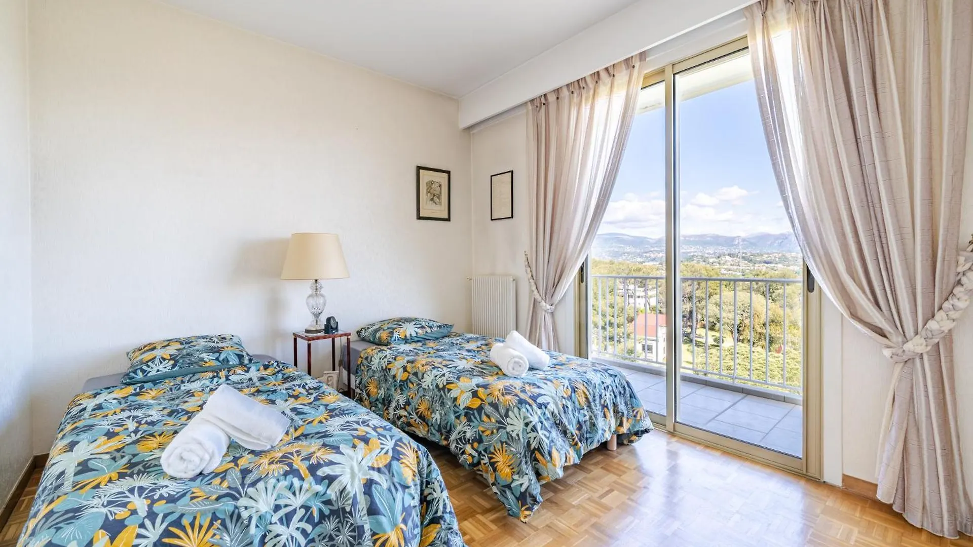 Spacieux Appartement Vue Mer Et Montagne Cagnes-sur-Mer